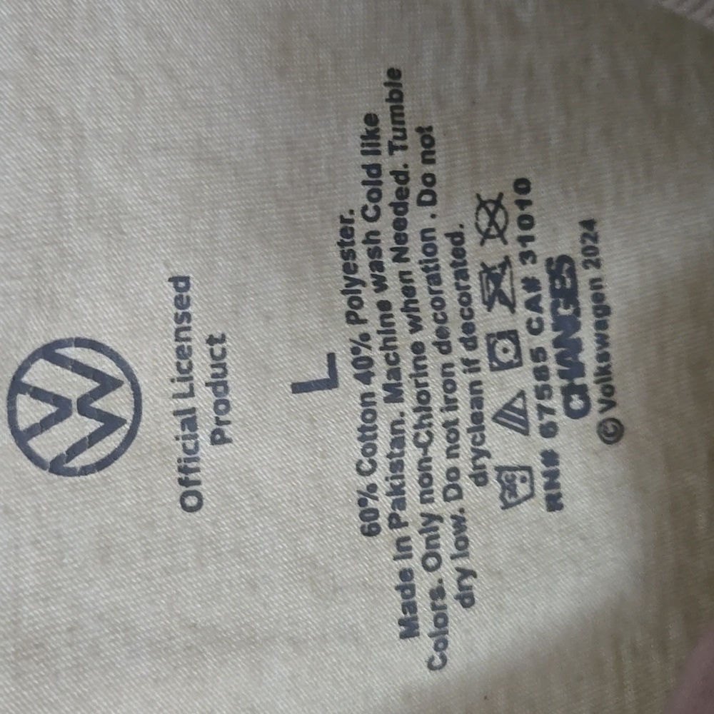 Volkswagen Cream and Green Men's T-Shirt - Picture 4 of 8